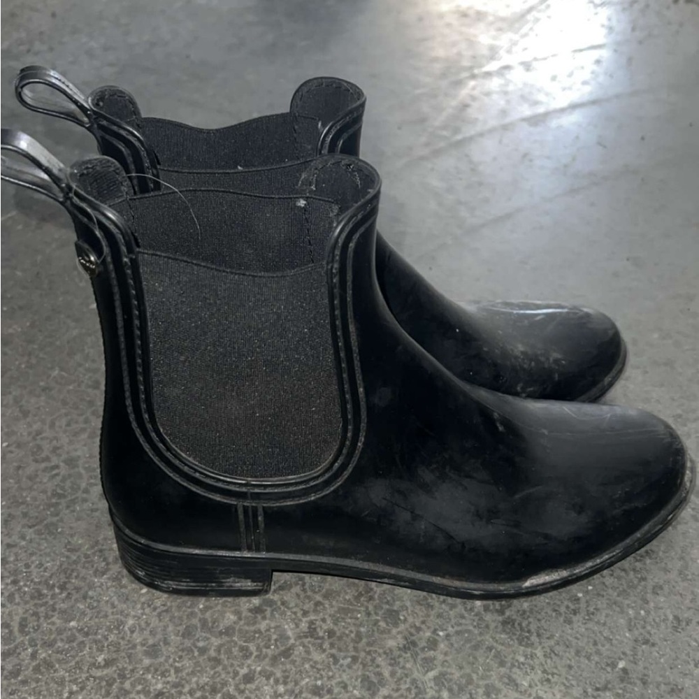 ALDO rain boots size 7